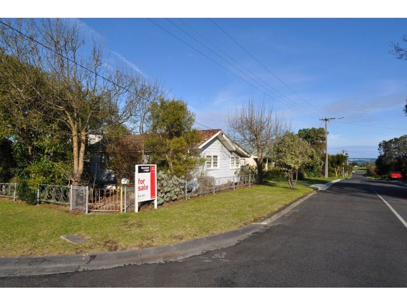 38 Bayview Avenue, Inverloch VIC 3996