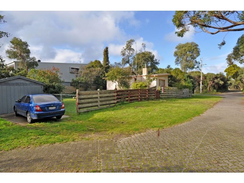 101 Lohr Avenue, Inverloch VIC 3996