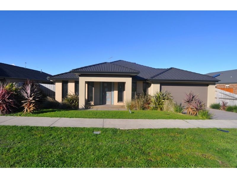 12 Oceanic Drive, Inverloch VIC 3996