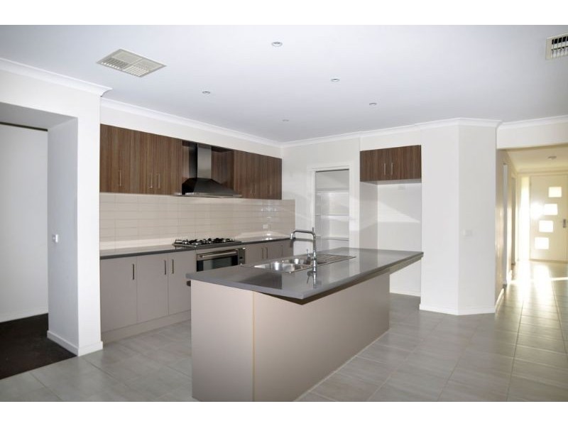 12 Oceanic Drive, Inverloch VIC 3996