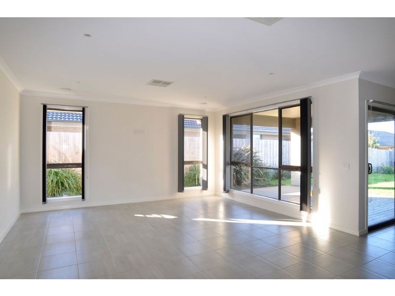 12 Oceanic Drive, Inverloch VIC 3996