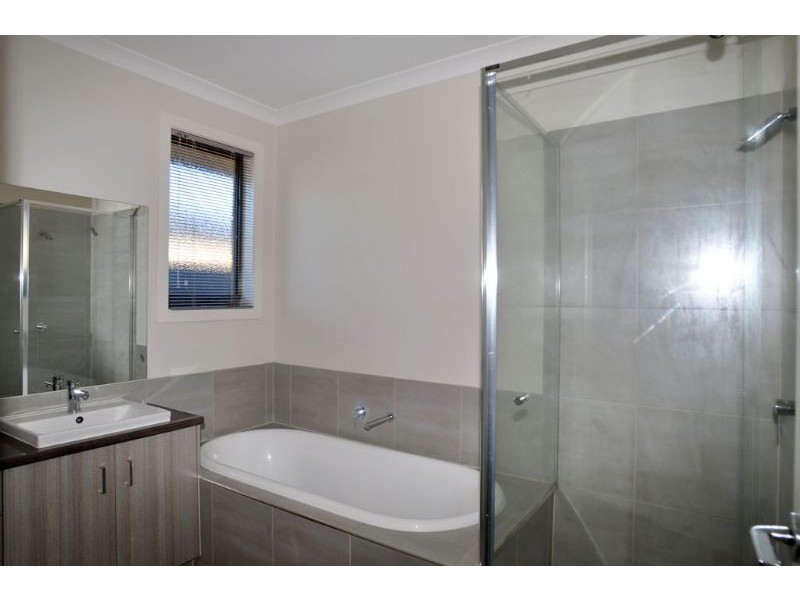 12 Oceanic Drive, Inverloch VIC 3996