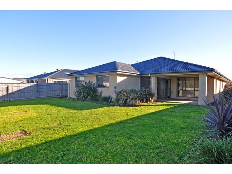 12 Oceanic Drive, Inverloch VIC 3996