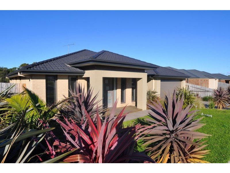 12 Oceanic Drive, Inverloch VIC 3996