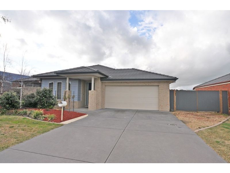 15 ROYAL PARADE, Inverloch VIC 3996