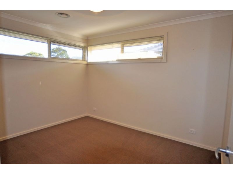 15 ROYAL PARADE, Inverloch VIC 3996