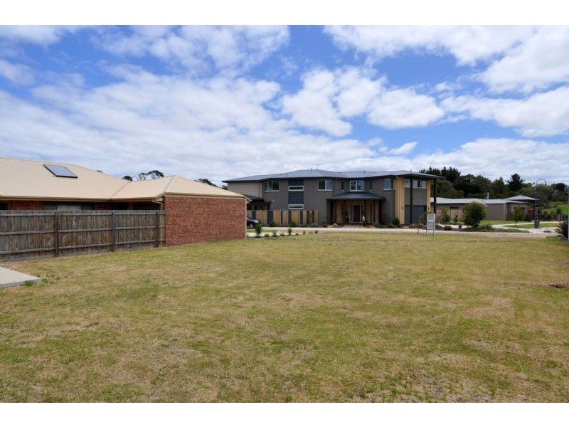 21 Acacia Court, Inverloch VIC 3996