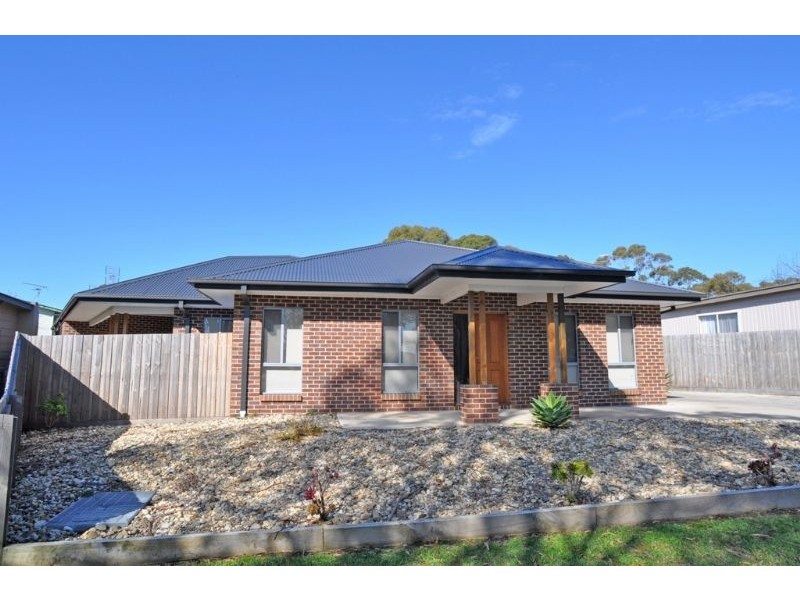 1/74 Williams St, Inverloch VIC 3996
