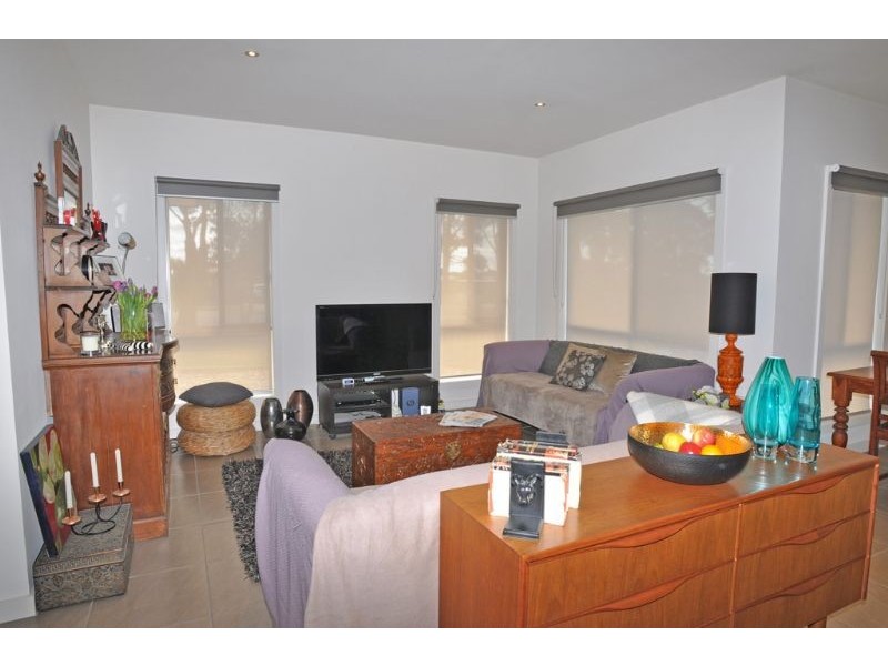 1/74 Williams St, Inverloch VIC 3996