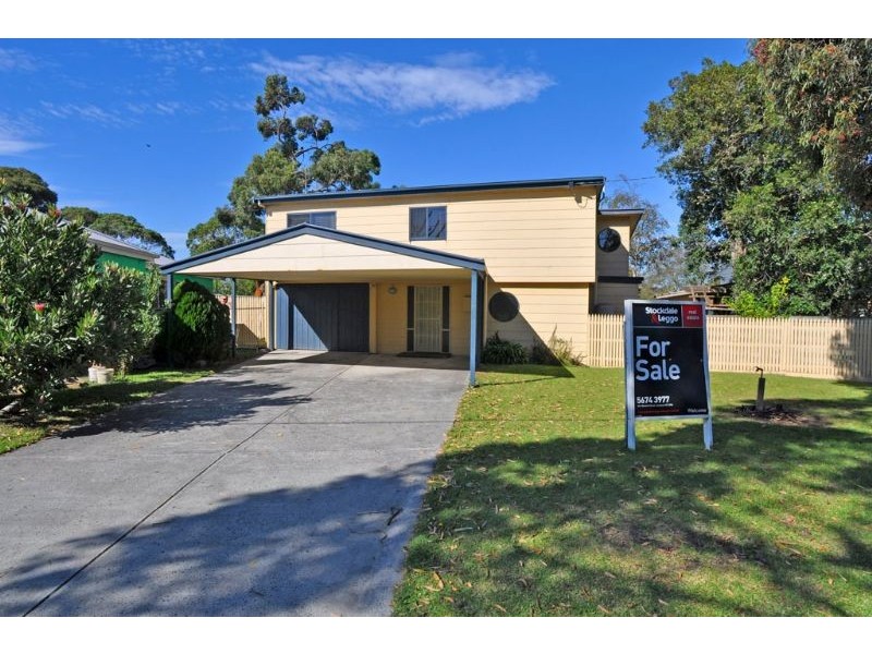 42 Beilby Ave, Inverloch VIC 3996