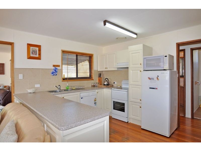 42 Beilby Ave, Inverloch VIC 3996