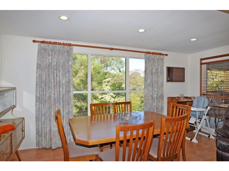 42 Beilby Ave, Inverloch VIC 3996