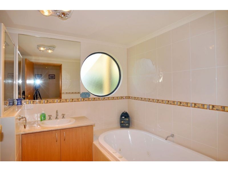 42 Beilby Ave, Inverloch VIC 3996
