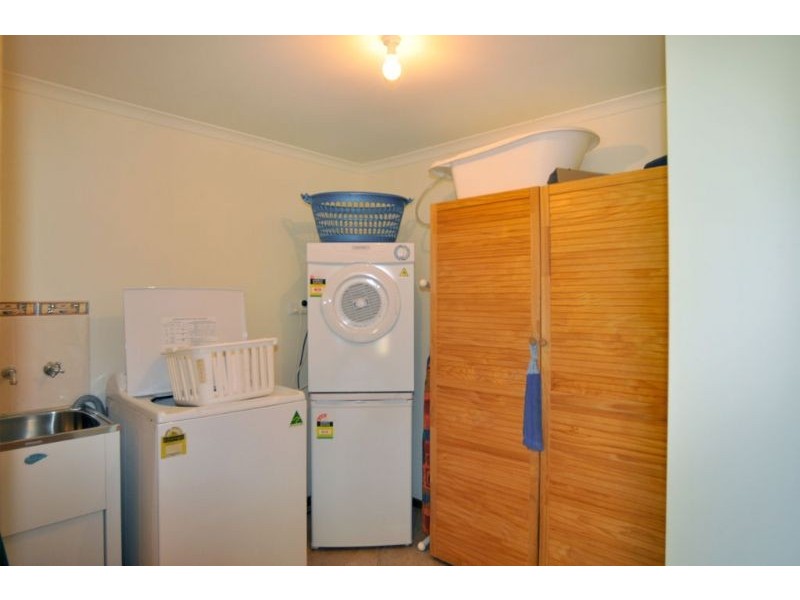 42 Beilby Ave, Inverloch VIC 3996