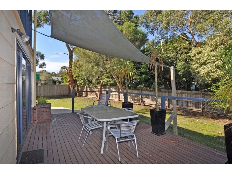 42 Beilby Ave, Inverloch VIC 3996