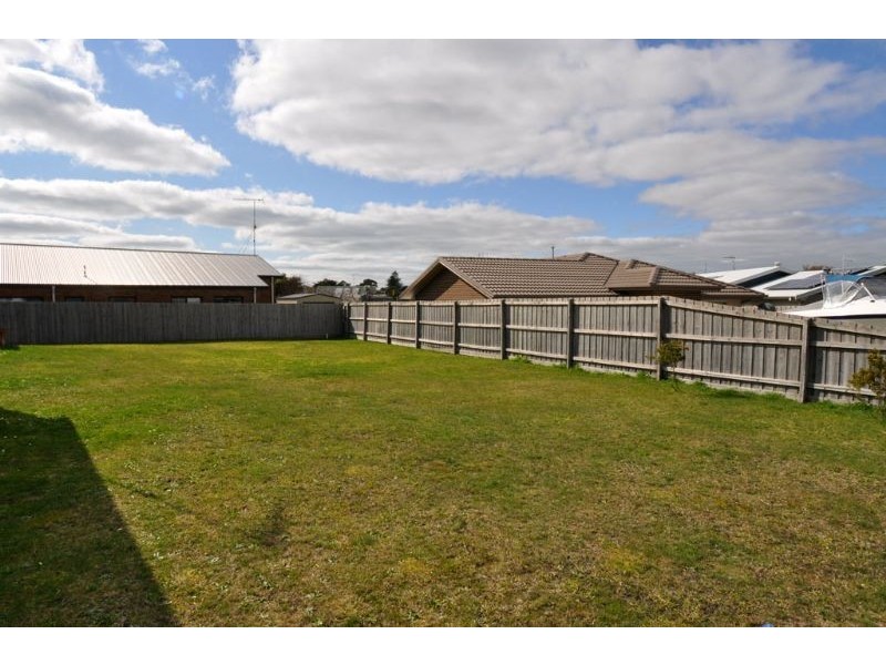 1a Banksia Place, Inverloch VIC 3996
