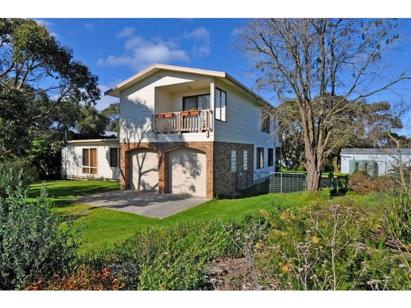 64 Seaview Drive, Walkerville VIC 3956