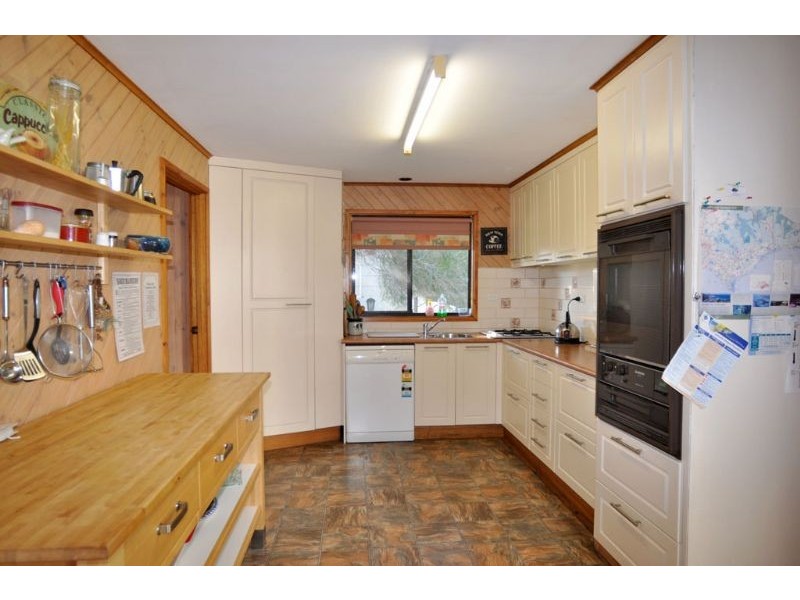 64 Seaview Drive, Walkerville VIC 3956