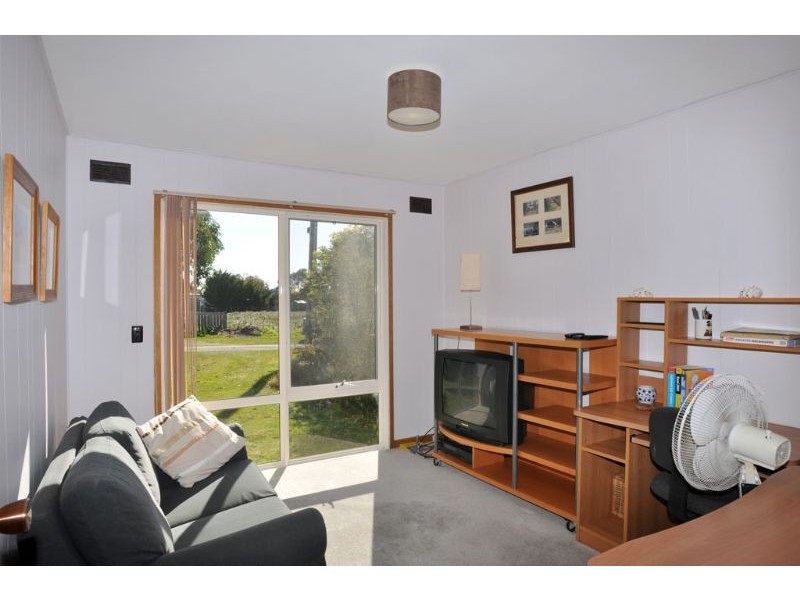 64 Seaview Drive, Walkerville VIC 3956