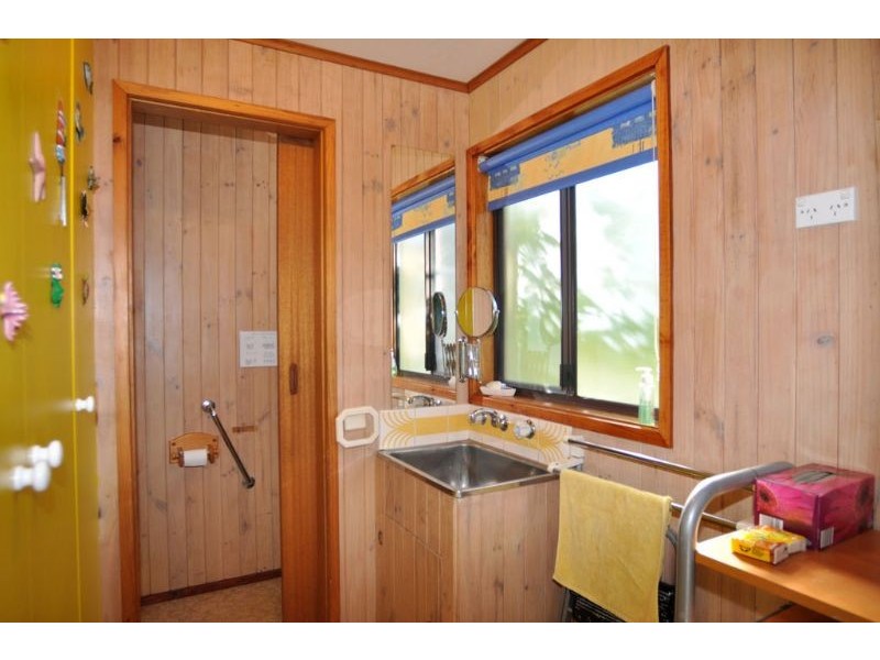 64 Seaview Drive, Walkerville VIC 3956