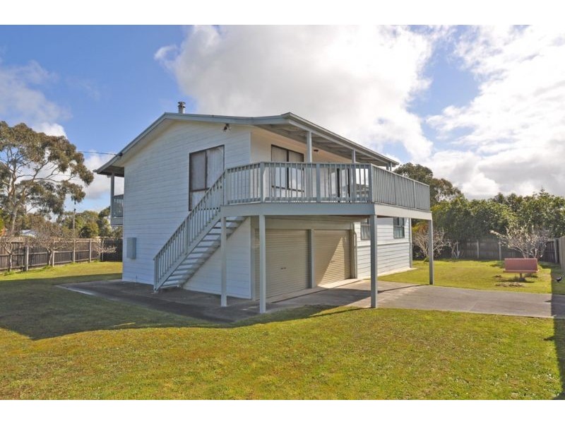 65 Sandy Mount Avenue, Inverloch VIC 3996