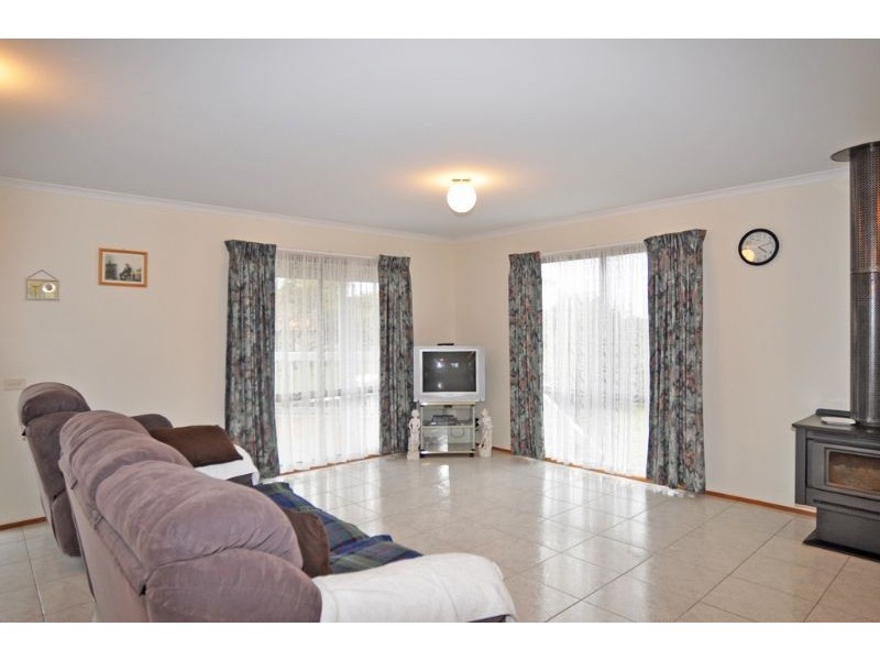 65 Sandy Mount Avenue, Inverloch VIC 3996