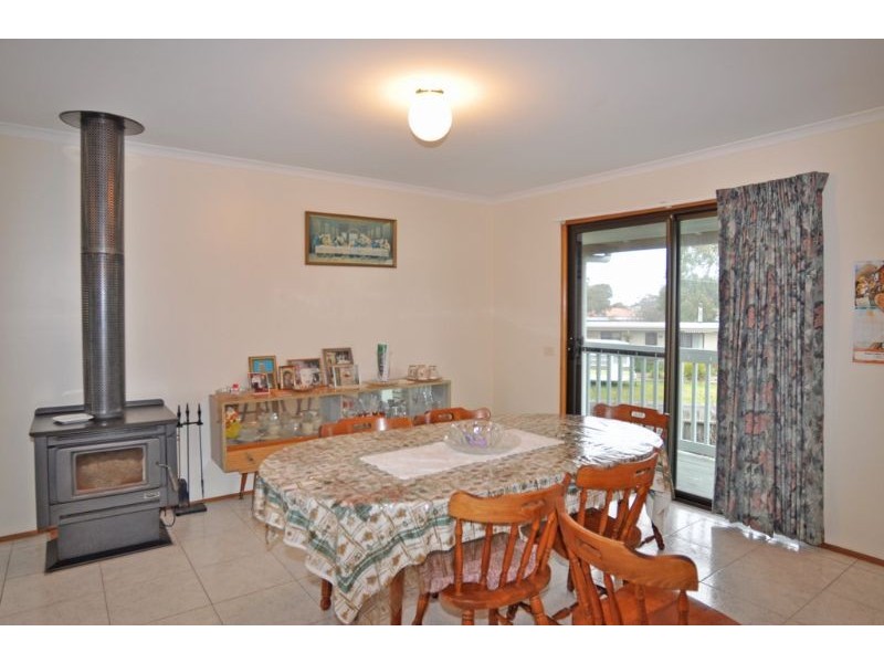 65 Sandy Mount Avenue, Inverloch VIC 3996