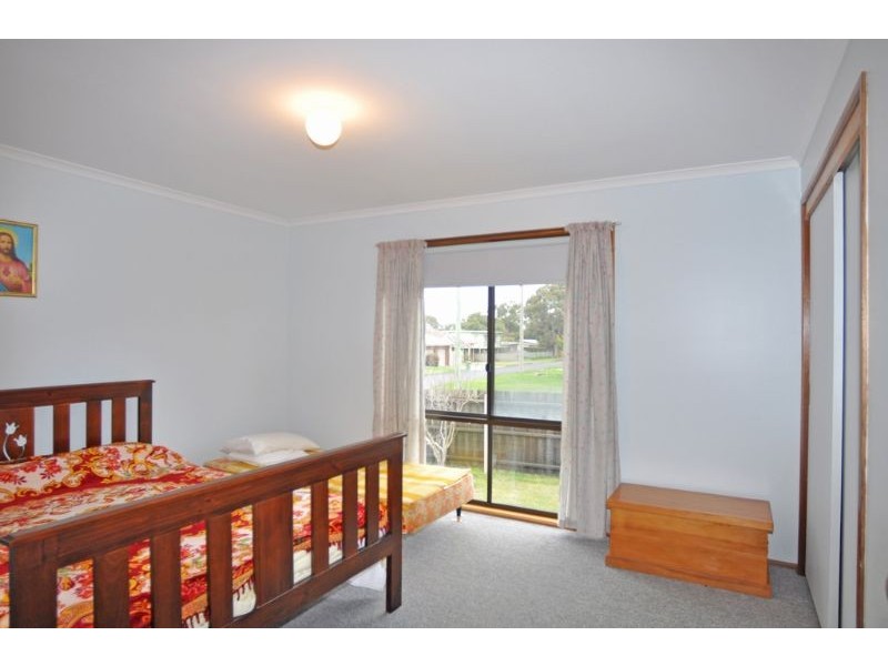 65 Sandy Mount Avenue, Inverloch VIC 3996