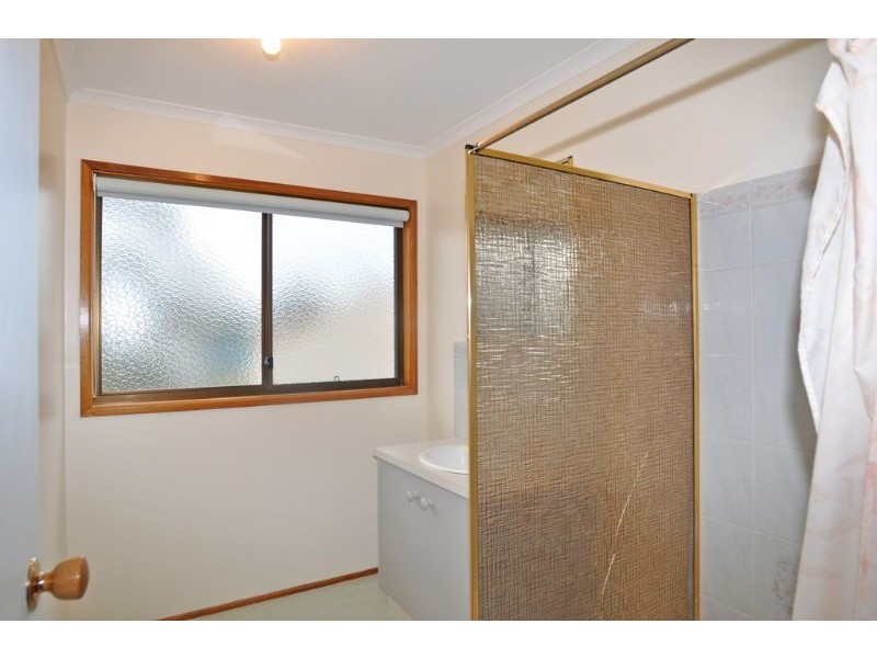 65 Sandy Mount Avenue, Inverloch VIC 3996