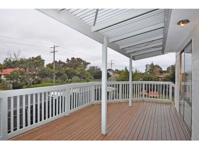 65 Sandy Mount Avenue, Inverloch VIC 3996