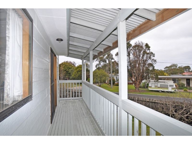 65 Sandy Mount Avenue, Inverloch VIC 3996
