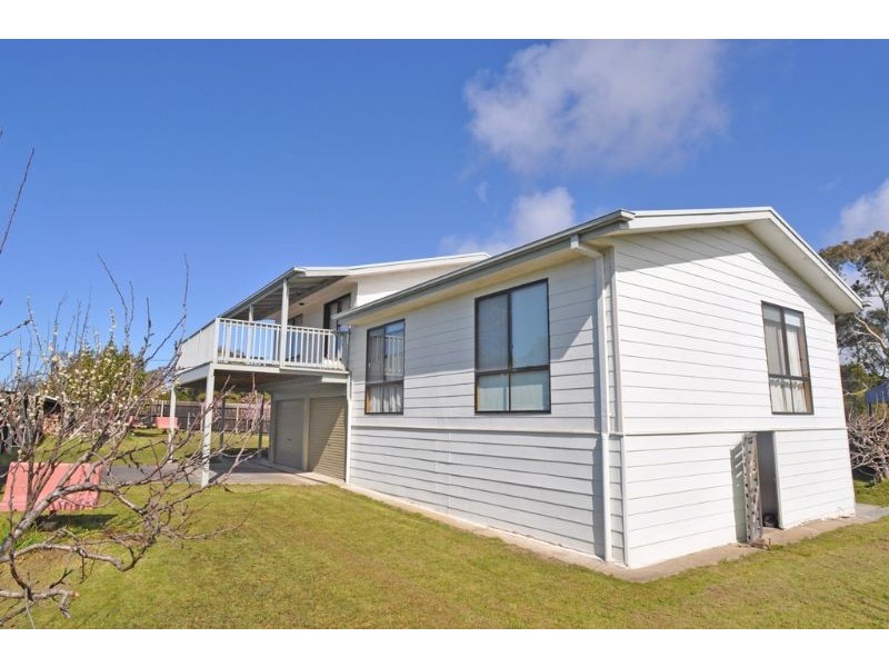65 Sandy Mount Avenue, Inverloch VIC 3996