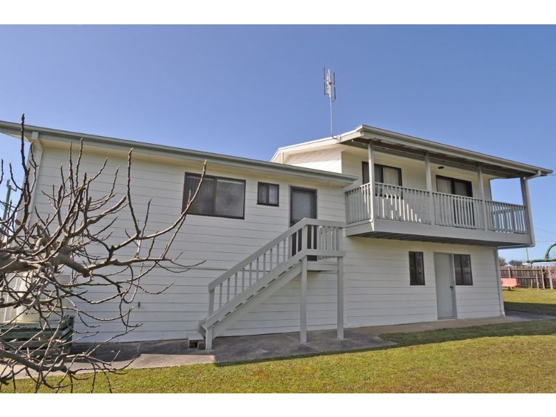 65 Sandy Mount Avenue, Inverloch VIC 3996