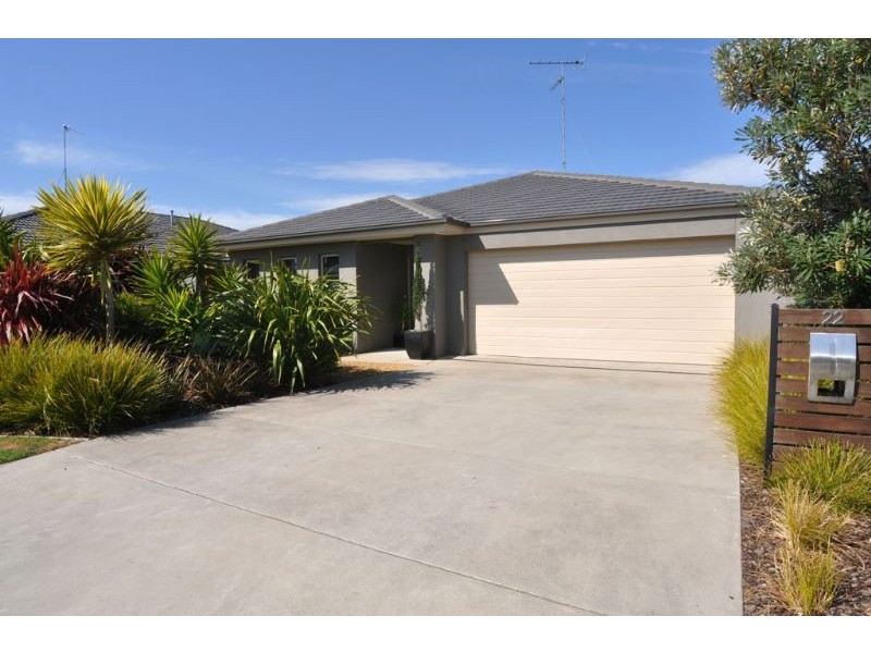 22 Surrey Place, Inverloch VIC 3996