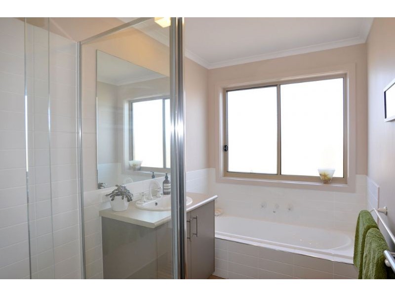 22 Surrey Place, Inverloch VIC 3996