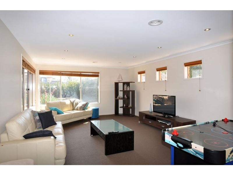 21 Endeavour Place, Inverloch VIC 3996