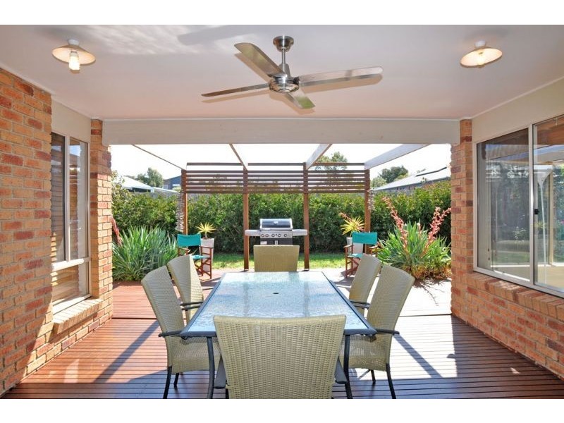 21 Endeavour Place, Inverloch VIC 3996