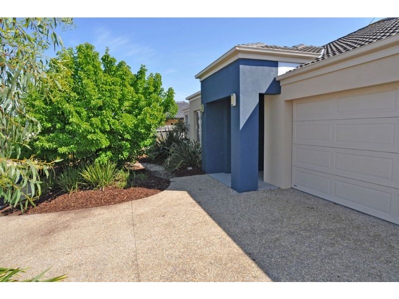 21 Endeavour Place, Inverloch VIC 3996