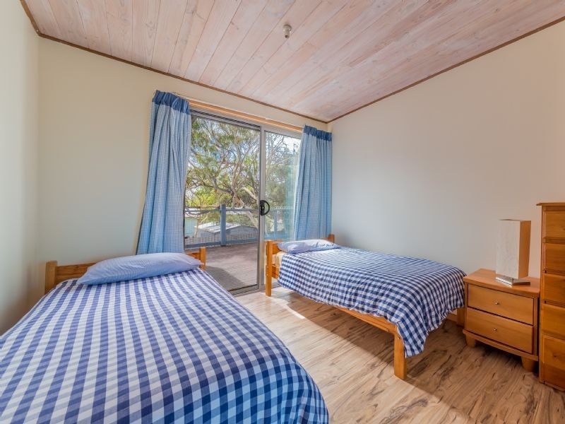 4 Anderson Avenue, Inverloch VIC 3996