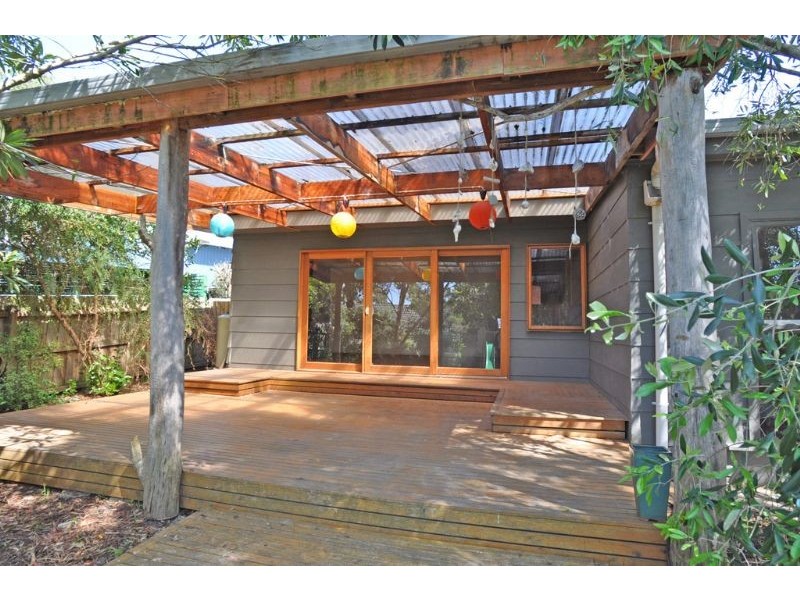 32 FREDA STREET, Inverloch VIC 3996