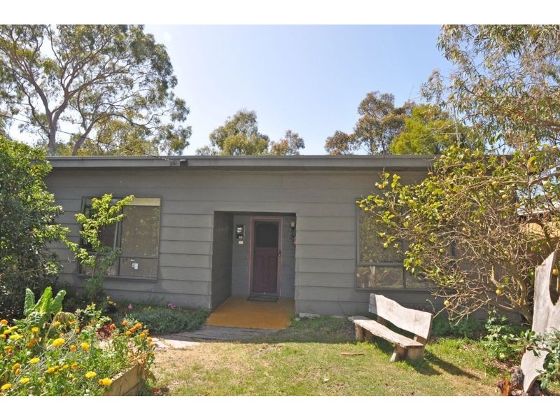 32 FREDA STREET, Inverloch VIC 3996