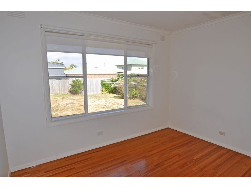 1 Garden Crescent, Inverloch VIC 3996