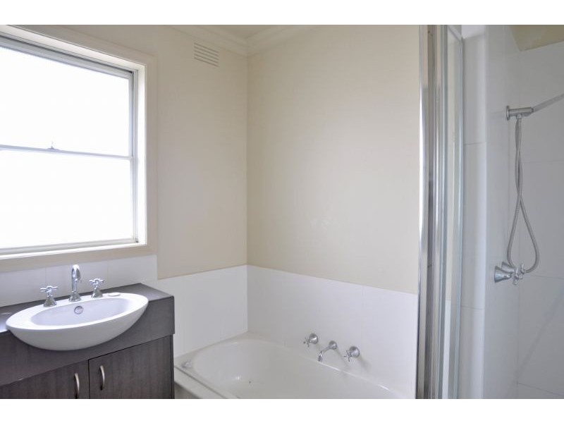 1 Garden Crescent, Inverloch VIC 3996
