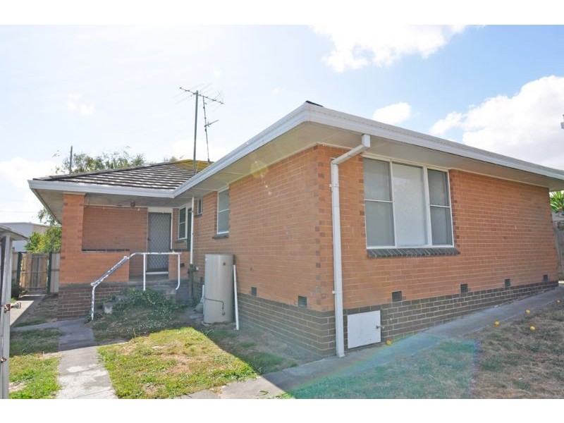 1 Garden Crescent, Inverloch VIC 3996
