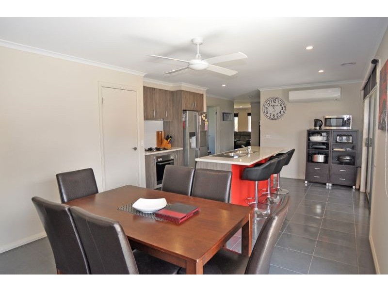 28 Surrey Place, Inverloch VIC 3996