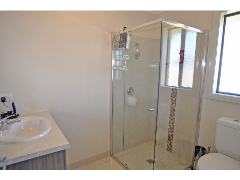28 Surrey Place, Inverloch VIC 3996