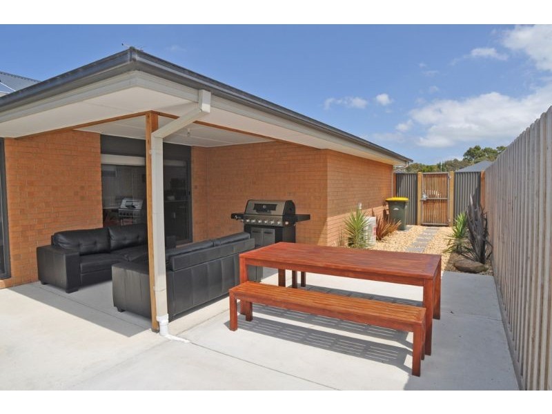 28 Surrey Place, Inverloch VIC 3996
