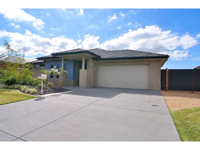 15 Royal Parade, Inverloch VIC 3996