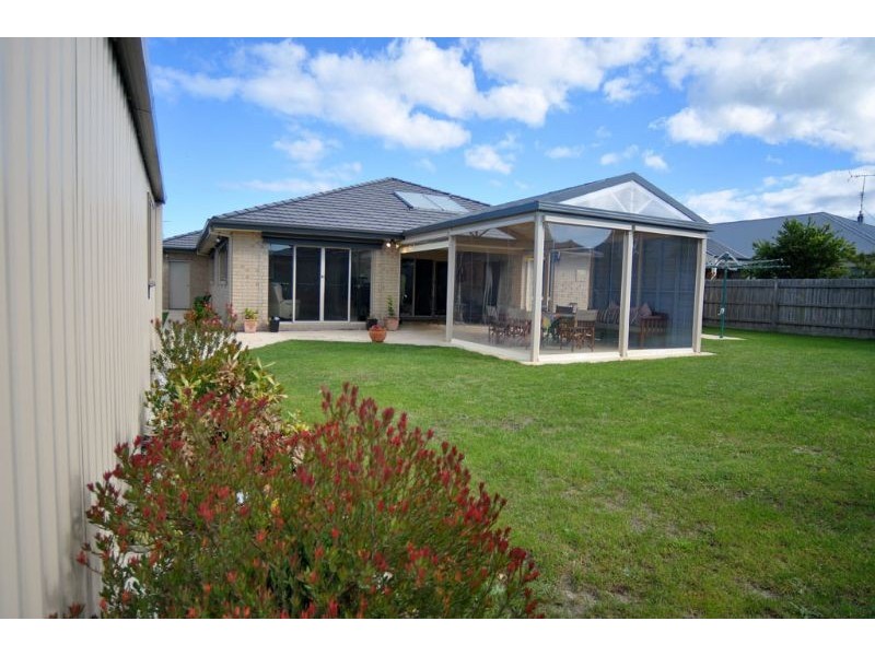 15 Royal Parade, Inverloch VIC 3996