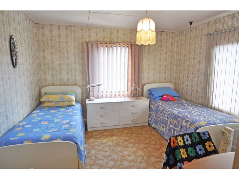 4 BRUCE STREET, Inverloch VIC 3996